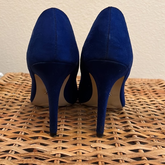 Rock & Republic Blue Faux Suede‎ Heels - Picture 2 of 5